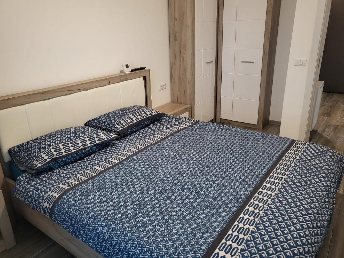 Apartamento Apartament Dem Radulescu Râmnicu Vâlcea Exterior foto