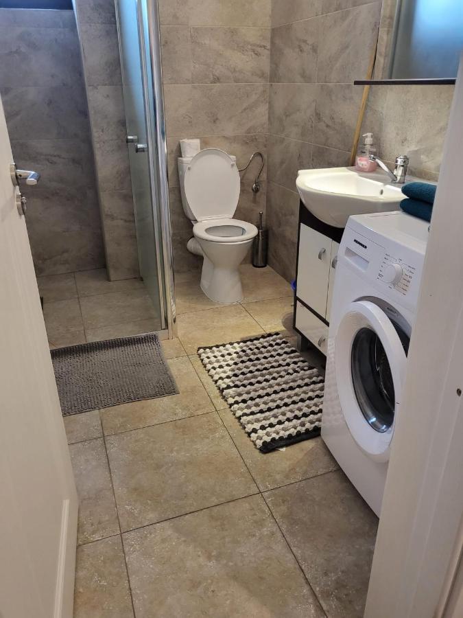 Apartamento Apartament Dem Radulescu Râmnicu Vâlcea Exterior foto